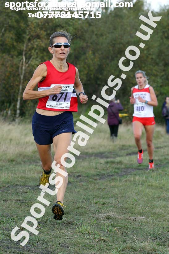 Senior womens 2019 Start Fitness Harrier League, Wrekenton, Gateshead. Photo: David T. Hewitson/Sports for All Pics